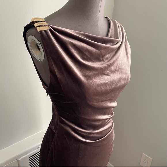 Taylor One Shoulder Velvet Dress in Mauve - Picture 3 of 10